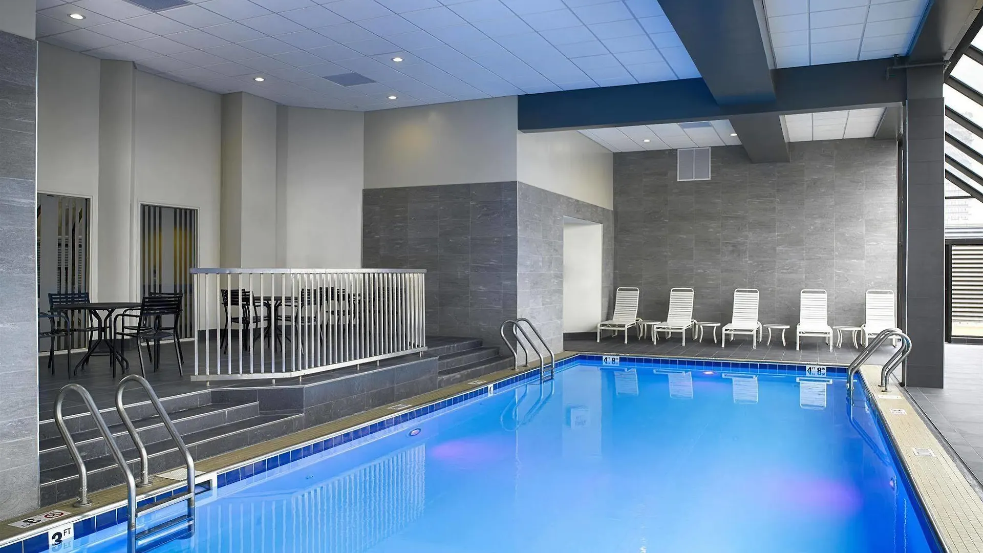 *** Hotel Hyatt Regency Louisville United States